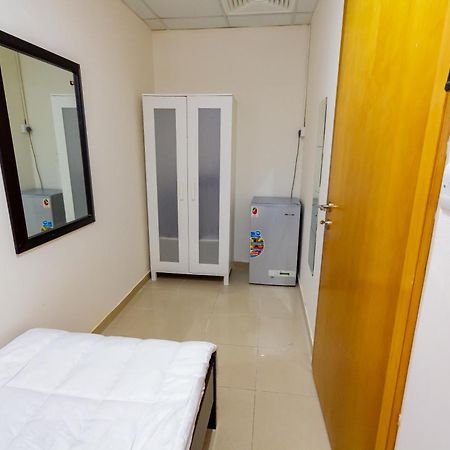 Small Budget Rooms For 'Girls' Only In Dubai, Marina Exteriér fotografie