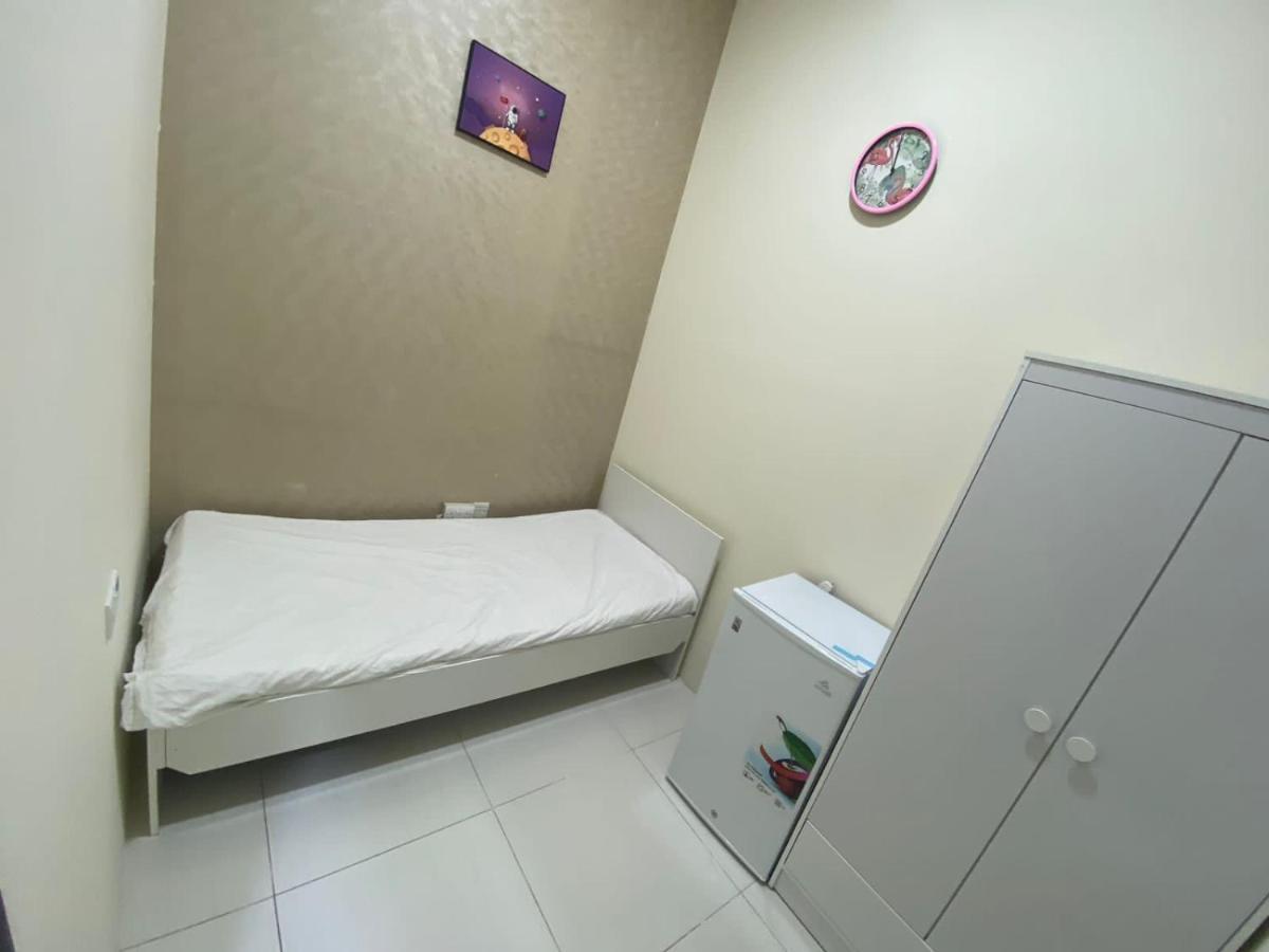 Small Budget Rooms For 'Girls' Only In Dubai, Marina Exteriér fotografie