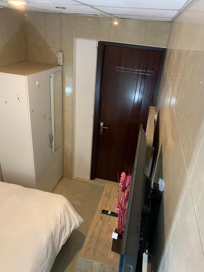 Small Budget Rooms For 'Girls' Only In Dubai, Marina Exteriér fotografie