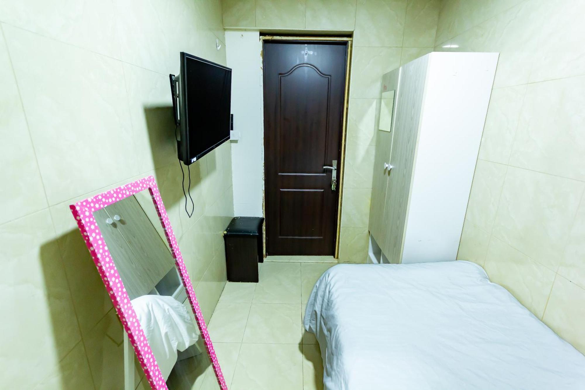 Small Budget Rooms For 'Girls' Only In Dubai, Marina Exteriér fotografie