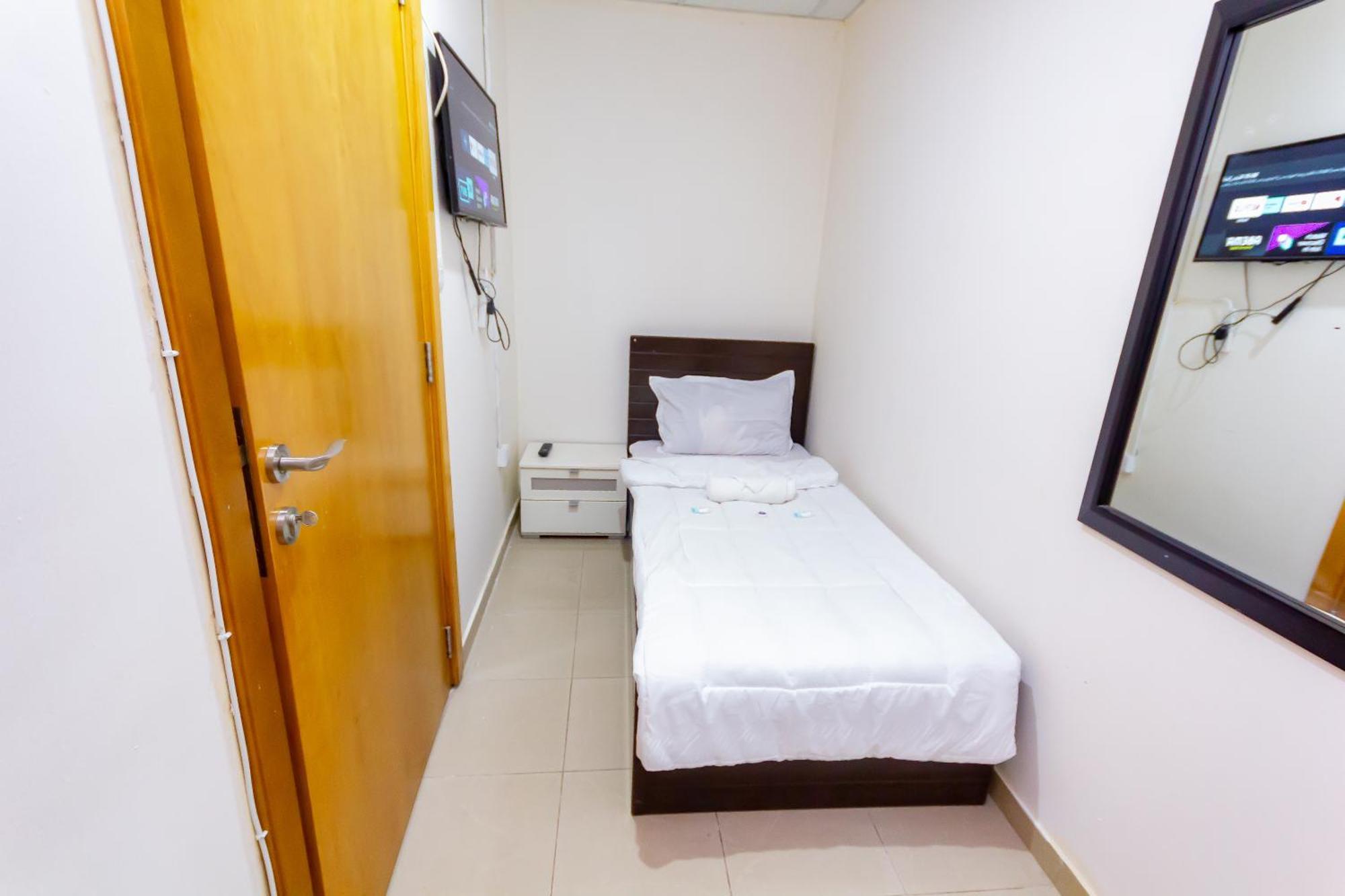 Small Budget Rooms For 'Girls' Only In Dubai, Marina Exteriér fotografie