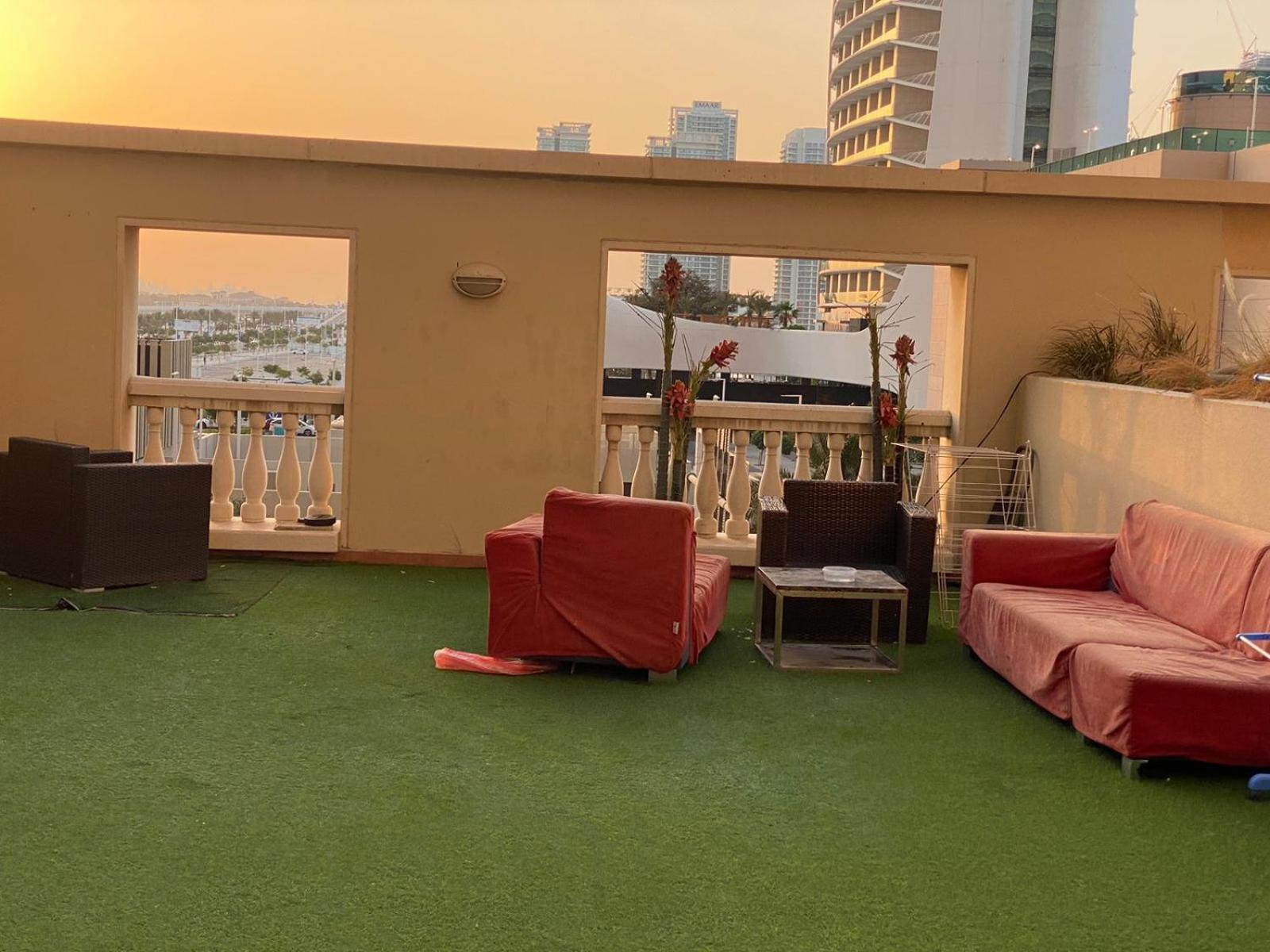 Small Budget Rooms For 'Girls' Only In Dubai, Marina Exteriér fotografie