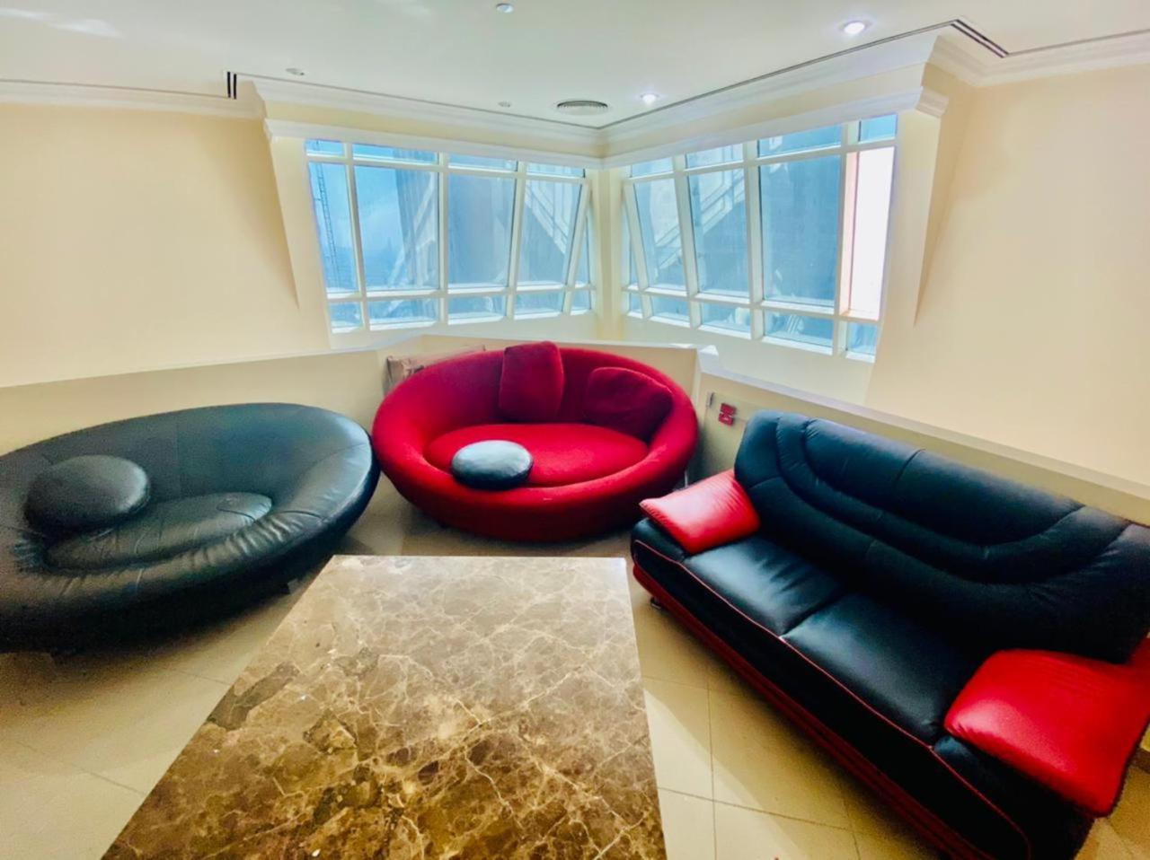 Small Budget Rooms For 'Girls' Only In Dubai, Marina Exteriér fotografie