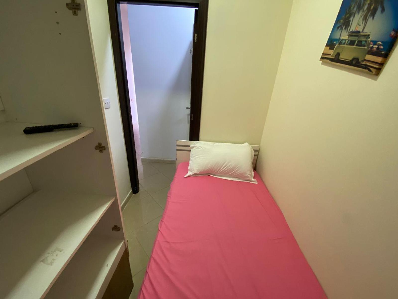 Small Budget Rooms For 'Girls' Only In Dubai, Marina Exteriér fotografie